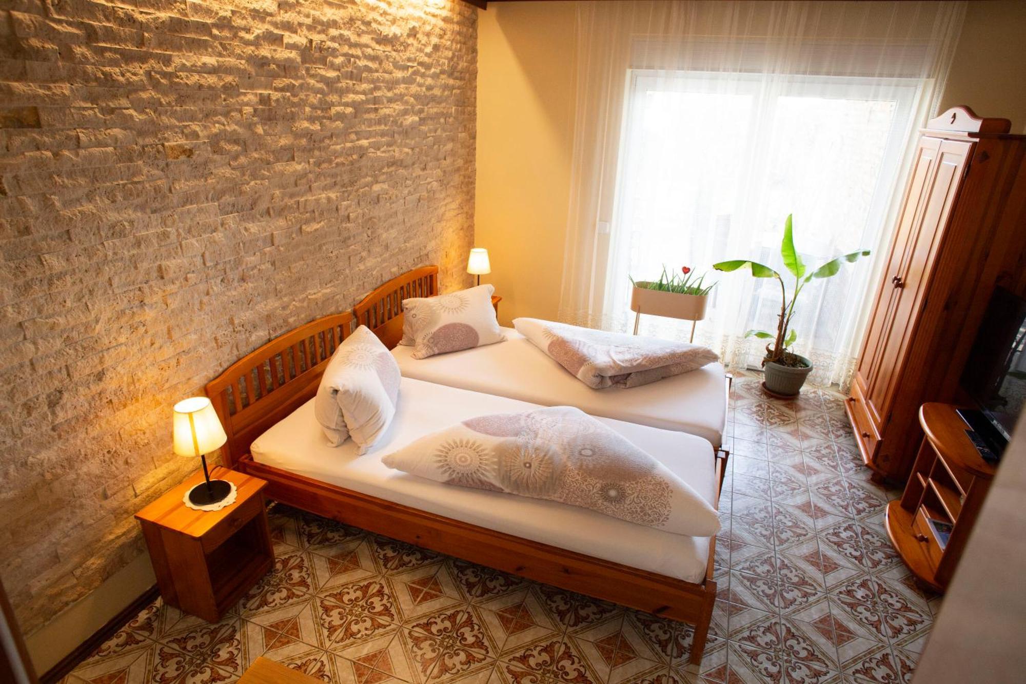 Gaestehaus Mariola Wulkaprodersdorf エクステリア 写真